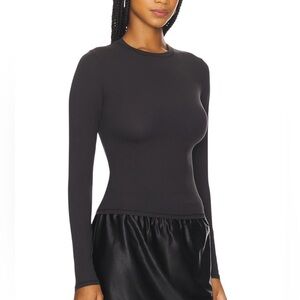 Skims Fits Everybody Long Sleeve T Shirt in Onyx